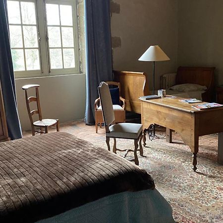 Chateau De Bourgon Montourtier Bagian luar foto